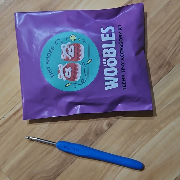 The Woobles Tiny Shoes Crochet Kit - NEW - Picture 1 of 5